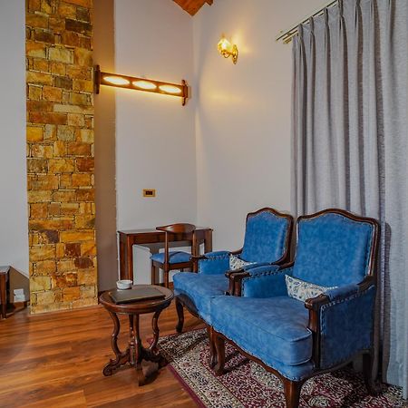 Neelesh Inn- A Luxury Lake View Hotel- 20 Kms From Nainital Bhimtal Exterior photo