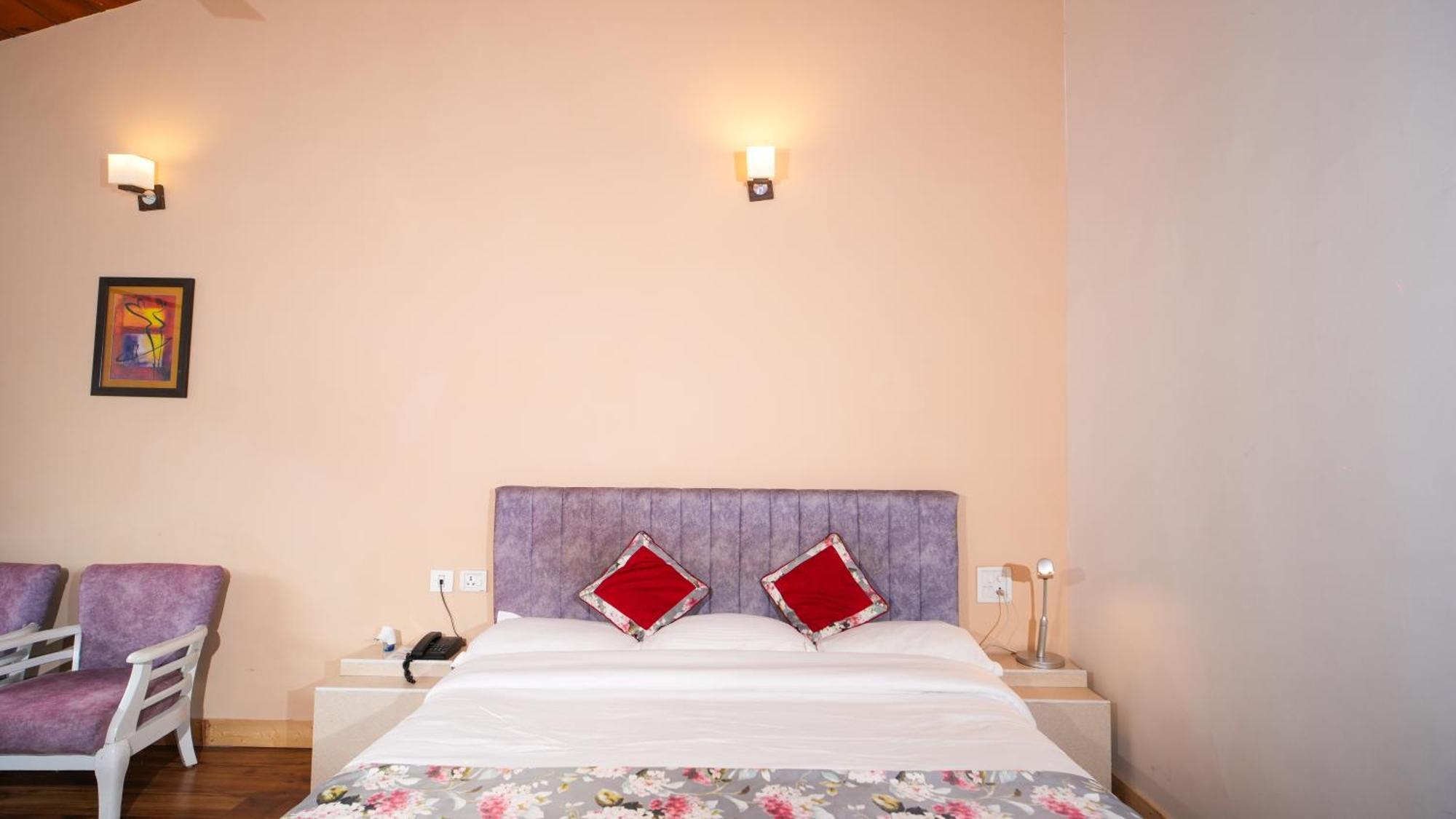 Neelesh Inn- A Luxury Lake View Hotel- 20 Kms From Nainital Bhimtal Exterior photo