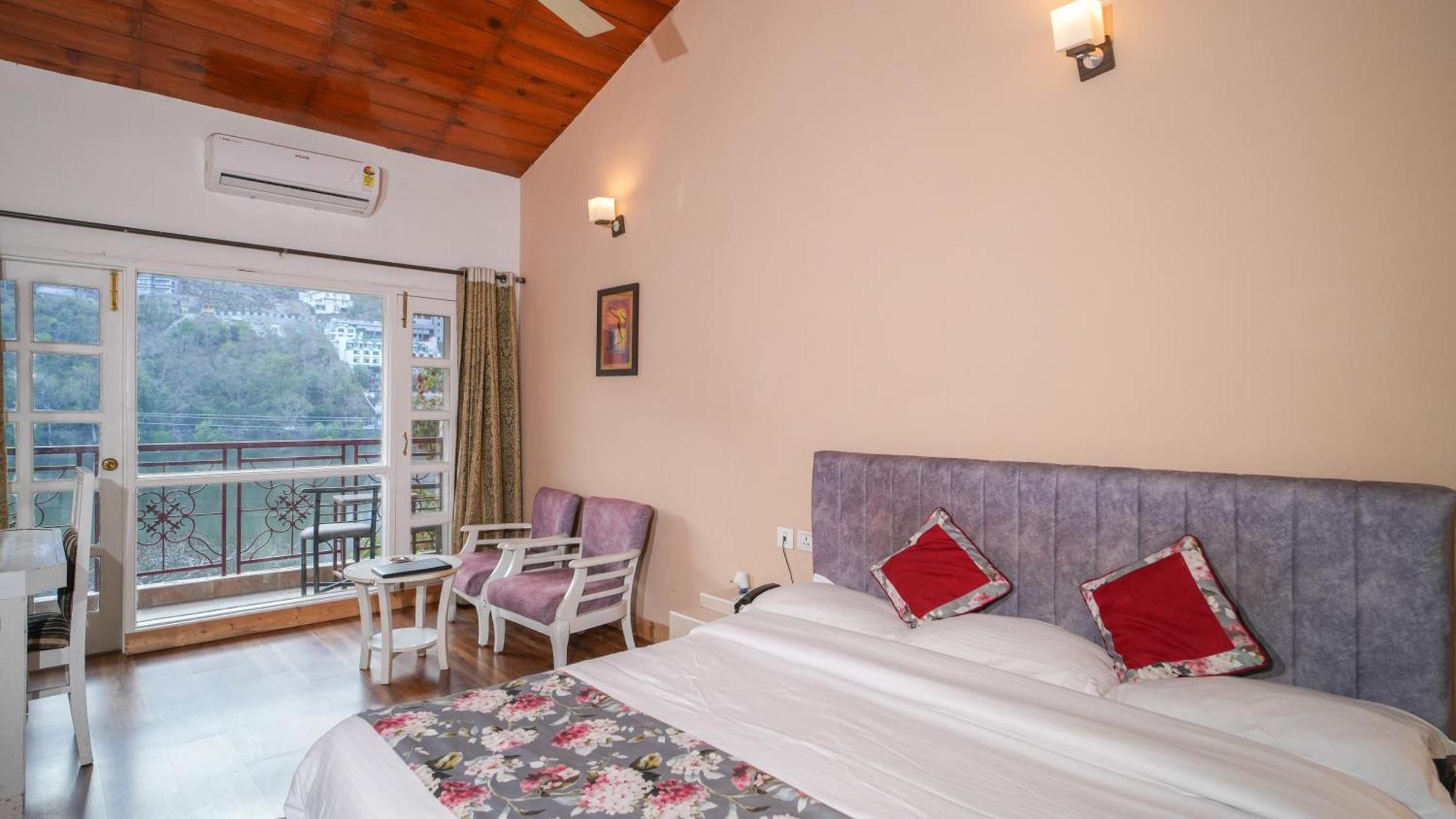 Neelesh Inn- A Luxury Lake View Hotel- 20 Kms From Nainital Bhimtal Exterior photo