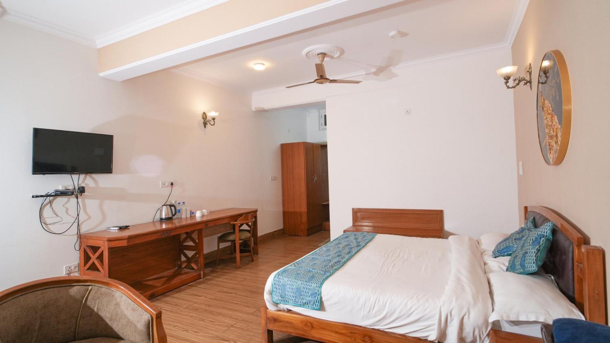 Neelesh Inn- A Luxury Lake View Hotel- 20 Kms From Nainital Bhimtal Exterior photo