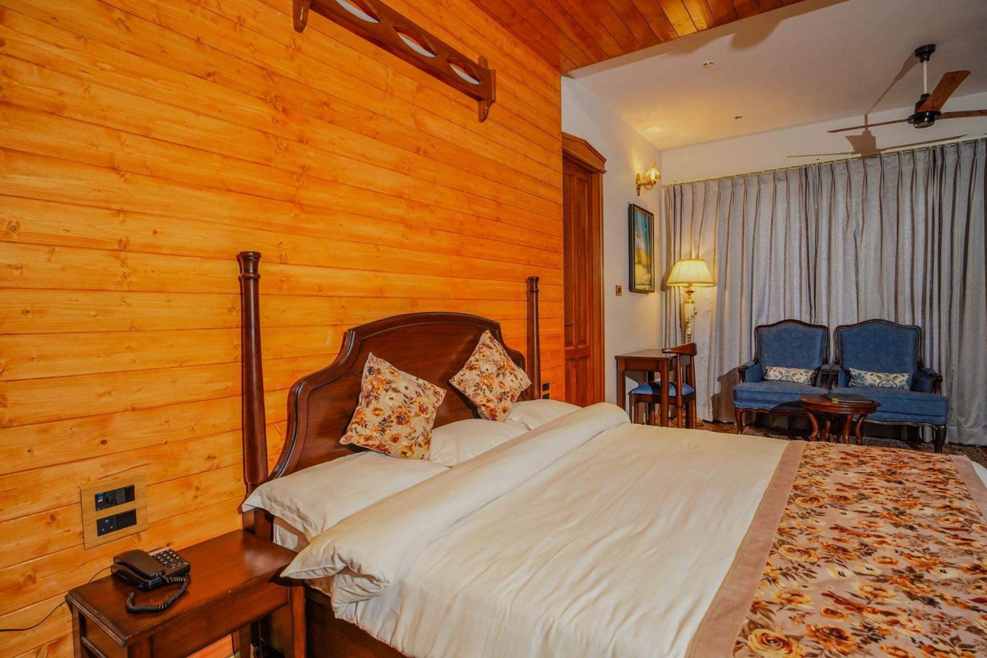 Neelesh Inn- A Luxury Lake View Hotel- 20 Kms From Nainital Bhimtal Exterior photo